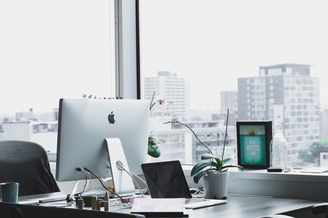 企業(yè)發(fā)放的中秋福利就是給在職的員工本人的嗎?