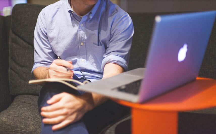 企業(yè)的福利方案可以給予員工適當(dāng)?shù)募?lì)